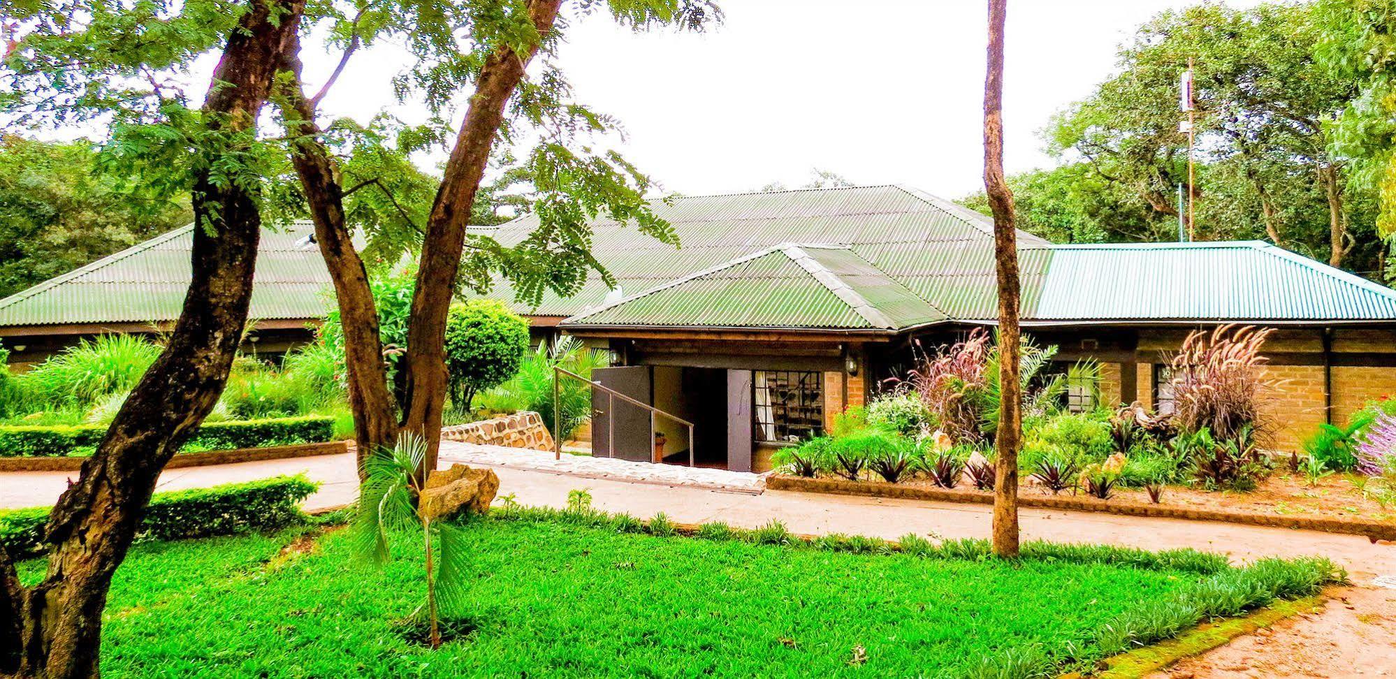 Hotel Woodlands Lilongwe Extérieur photo