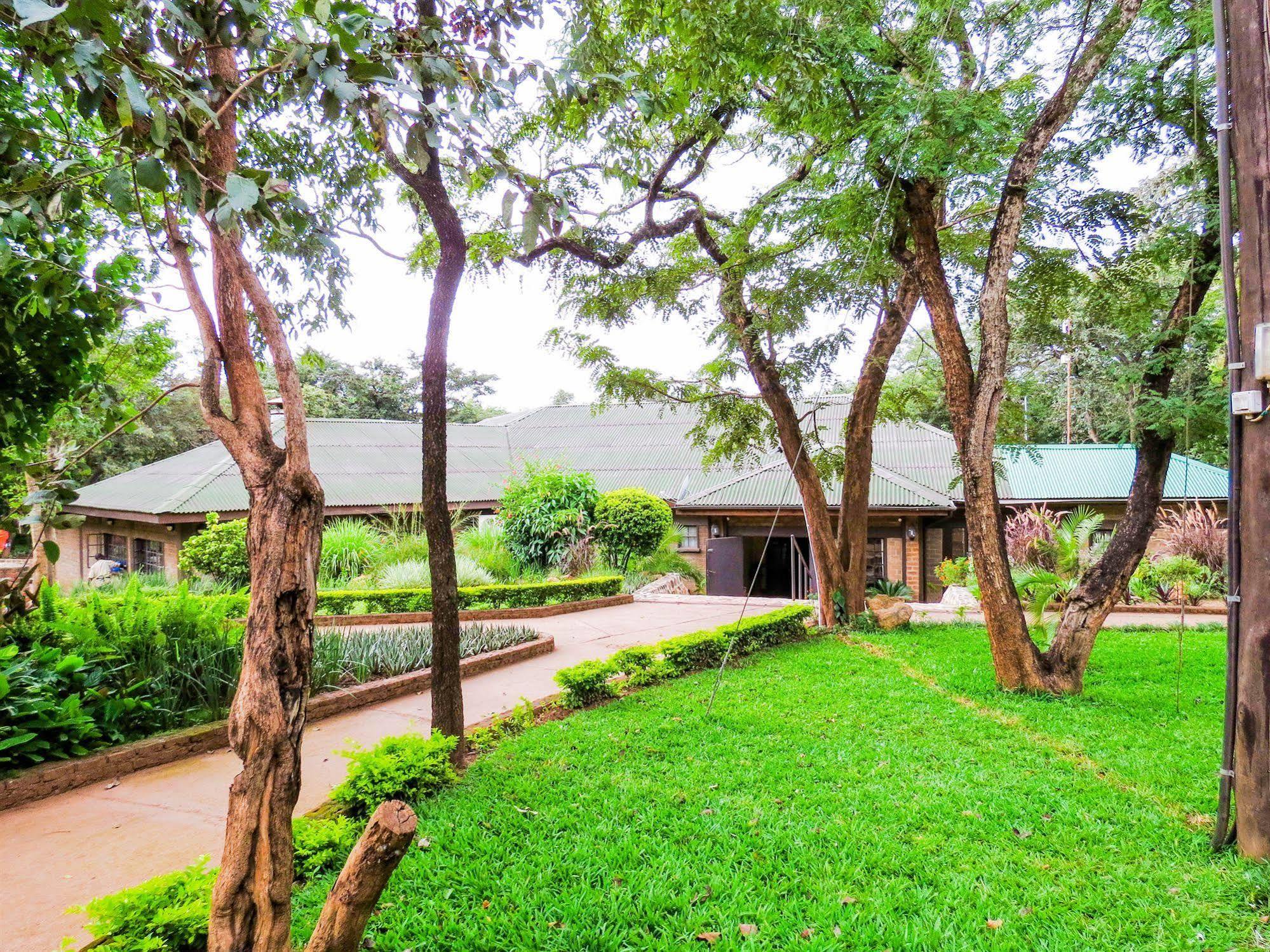 Hotel Woodlands Lilongwe Extérieur photo