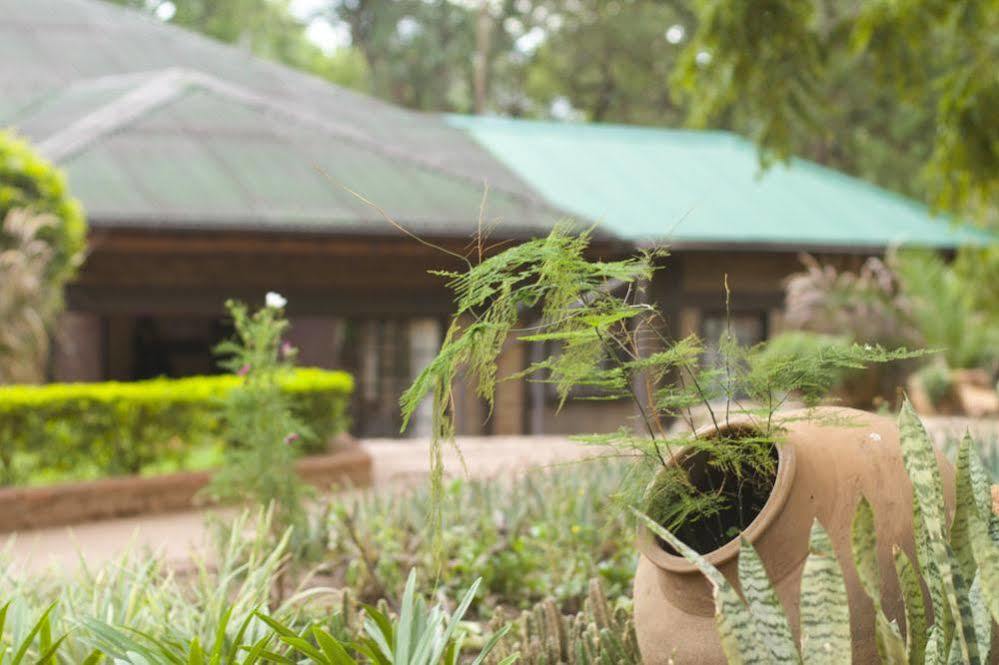 Hotel Woodlands Lilongwe Extérieur photo